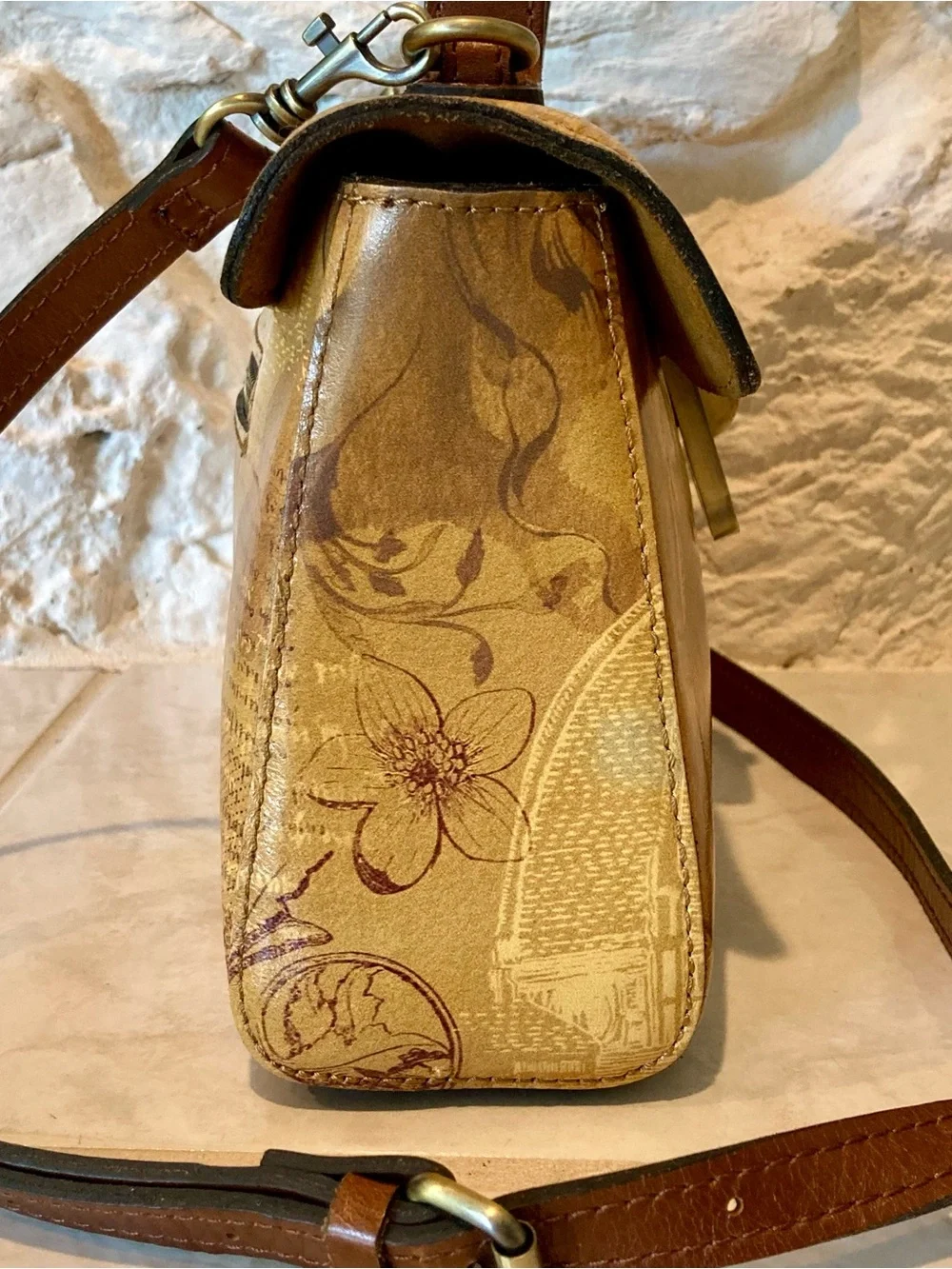 NWOT Patricia Nash Carisbrook. Leather satchel in “the Italian sketchbook” print